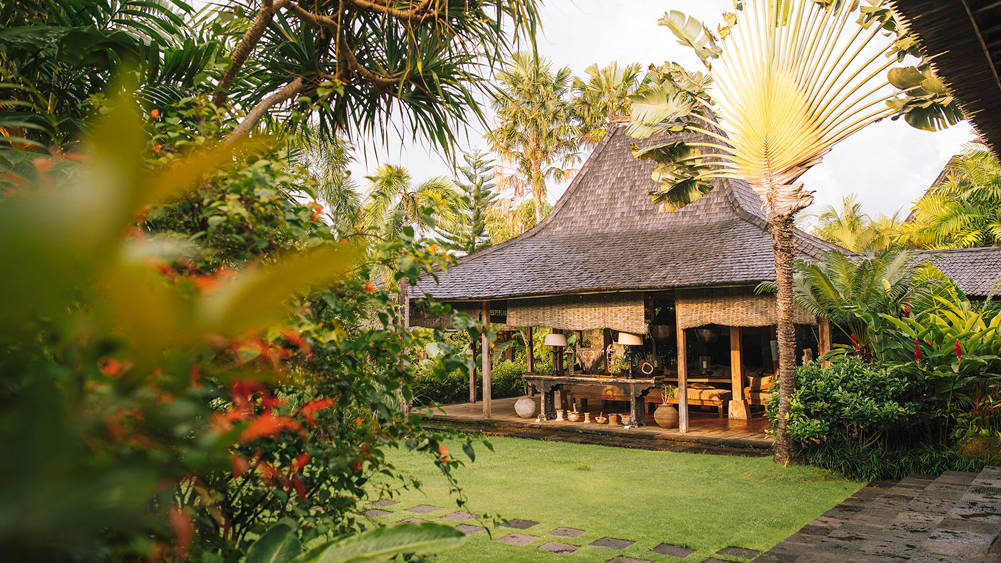 Villa Zelie - Dining area joglo